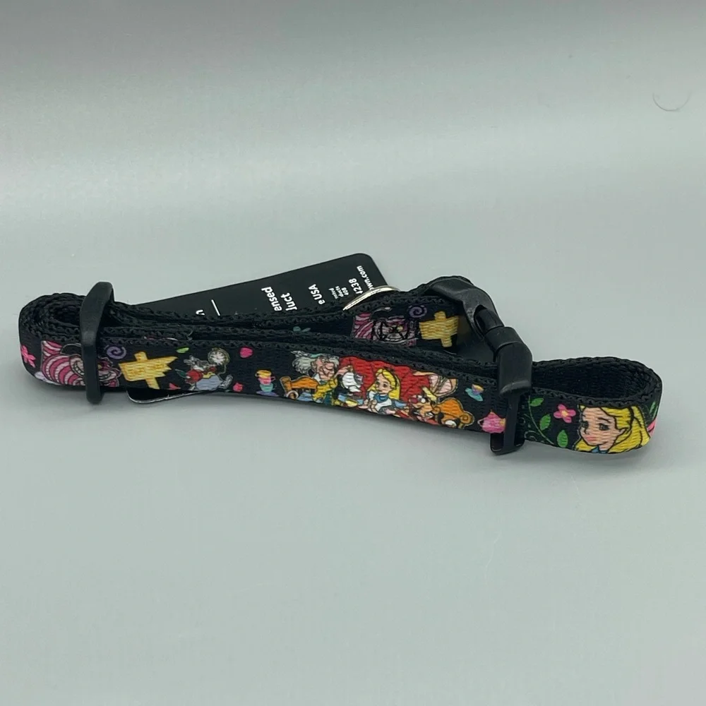 Buckle-Down Plastic Clip Collar Alice's Encounters in Wonderland - 1/2